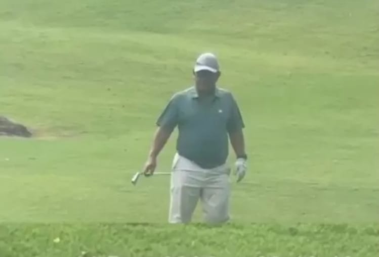 Momen Kepala BGN main golf di Sentul, Bogor. (X@Meta80ki)